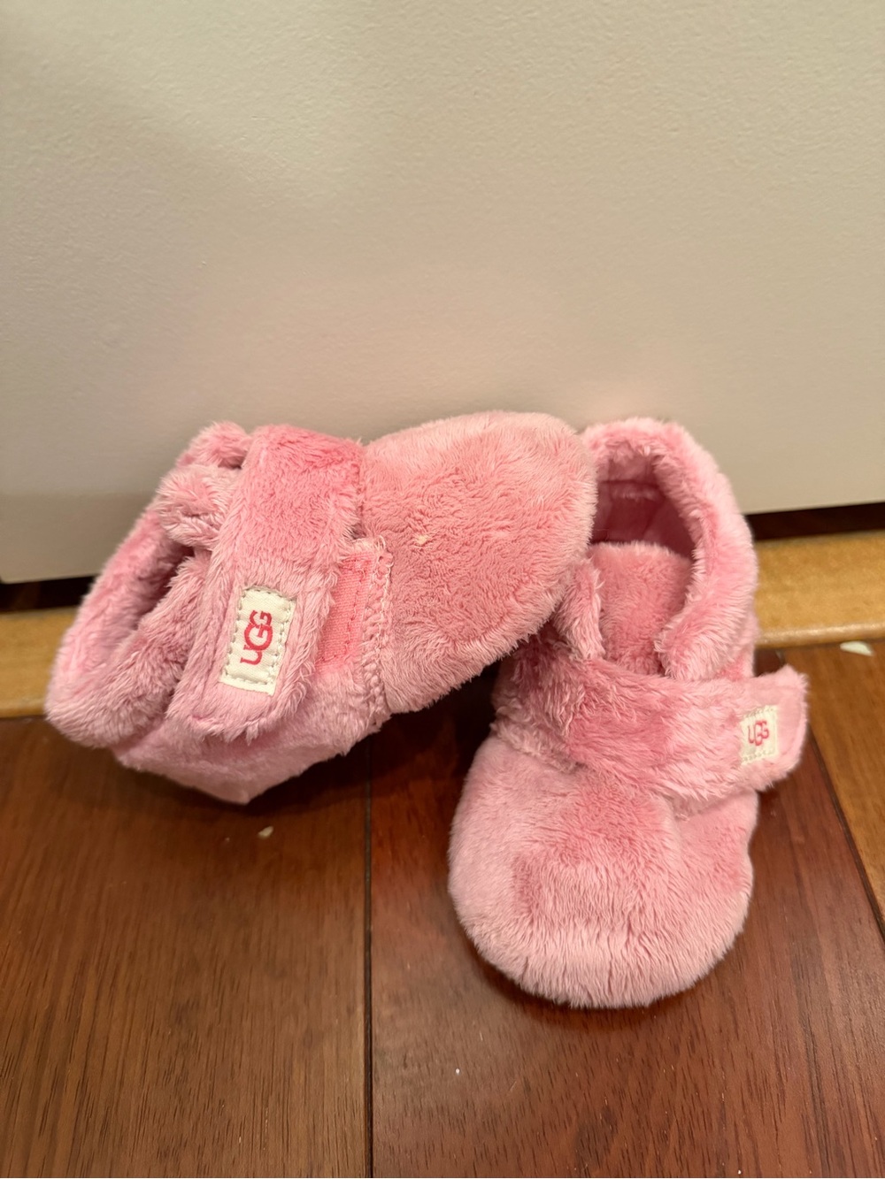 UGG Baby Pink Plush shoes never worn